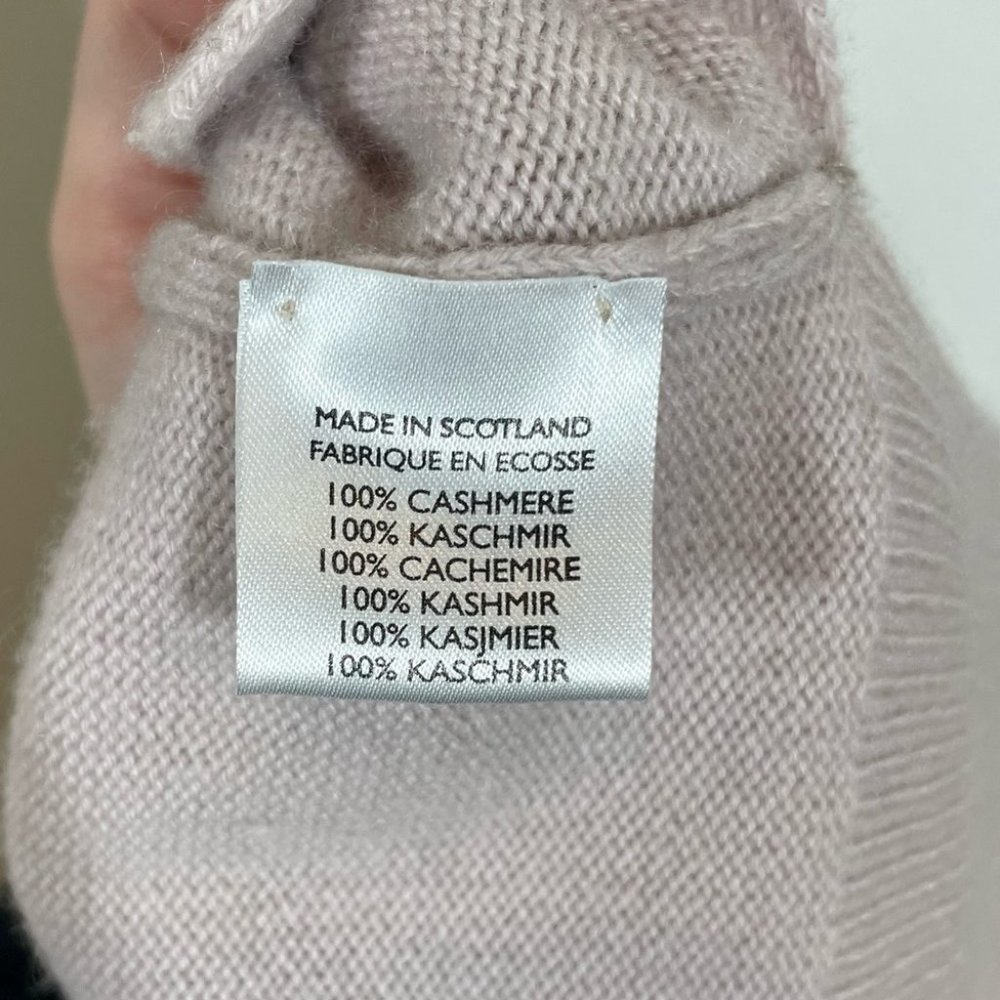 Frances Austen Reversible V 100% Scottish Cashmere in Blush - Picture 9 of 10